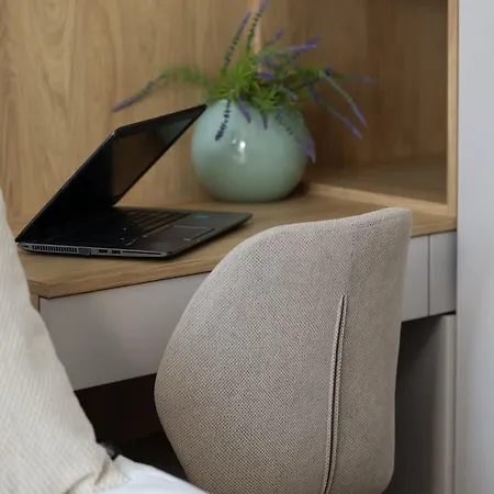 Comfortable In For 4 Guests With Underground Parking By Renters Apartment Warschau