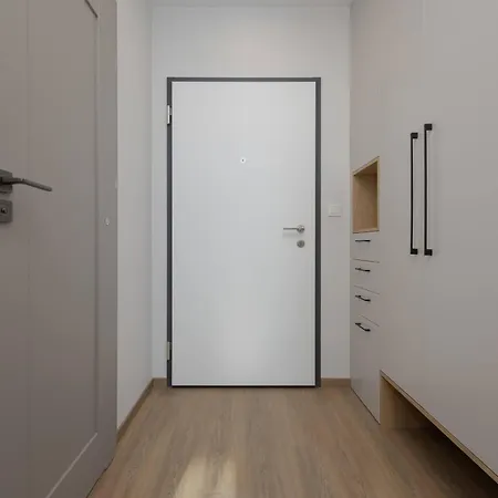 Apartment Comfortable In For 4 Guests With Underground Parking By Renters *