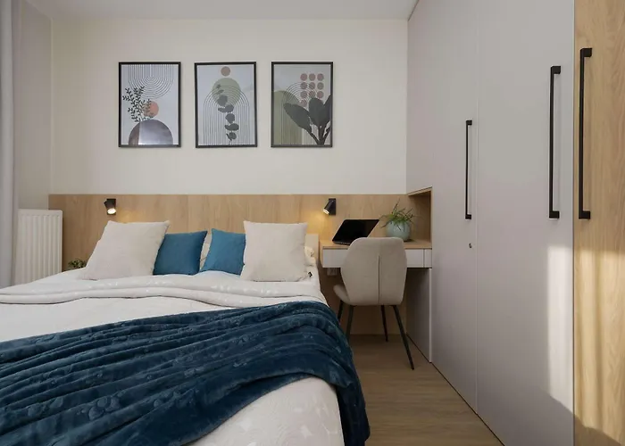 Comfortable In For 4 Guests With Underground Parking By Renters Apartment Warschau