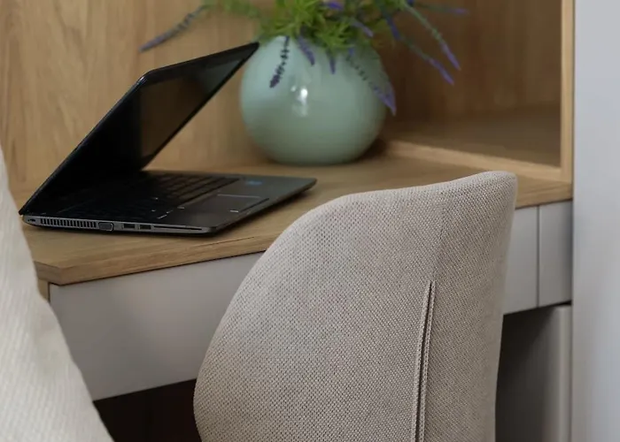 Comfortable In For 4 Guests With Underground Parking By Renters Apartment Warschau