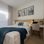 Lägenhet Comfortable In For 4 Guests With Underground Parking By Renters *