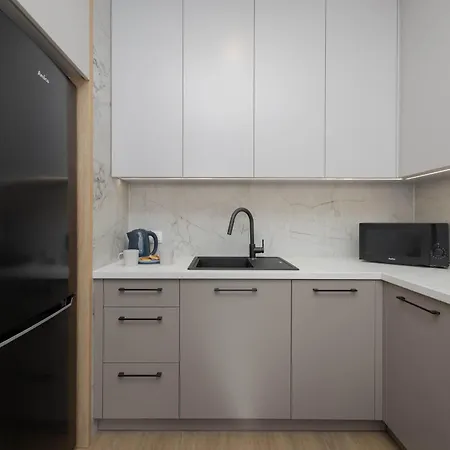 Comfortable In For 4 Guests With Underground Parking By Renters