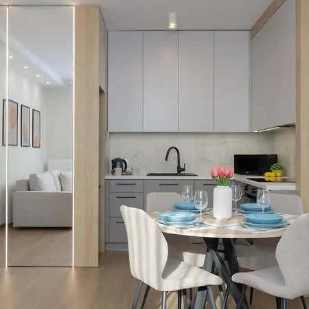 Comfortable In For 4 Guests With Underground Parking By Renters