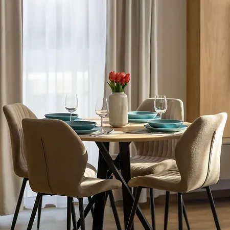 Comfortable In For 4 Guests With Underground Parking By Renters Apartment Warsaw
