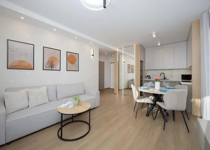 Comfortable In For 4 Guests With Underground Parking By Renters * Varšava